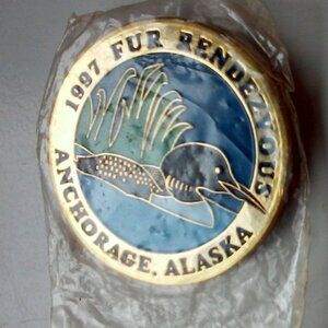 Alaska Fur Rendezvous Pin 1997 Still In Original Plastic Wrap 1 3/4" Across Unwo